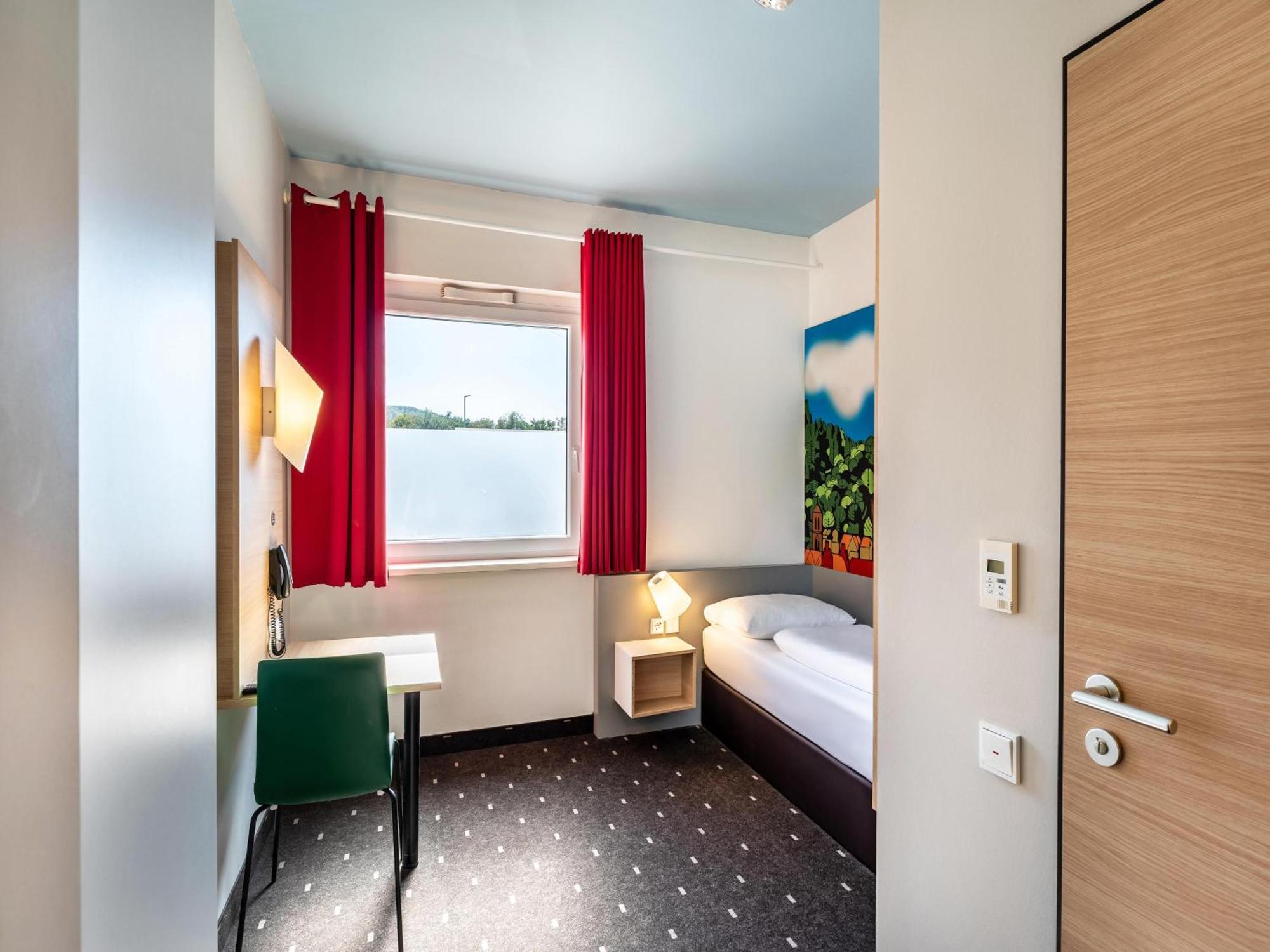 B&B Hotel Freiburg-Sued Exteriör bild