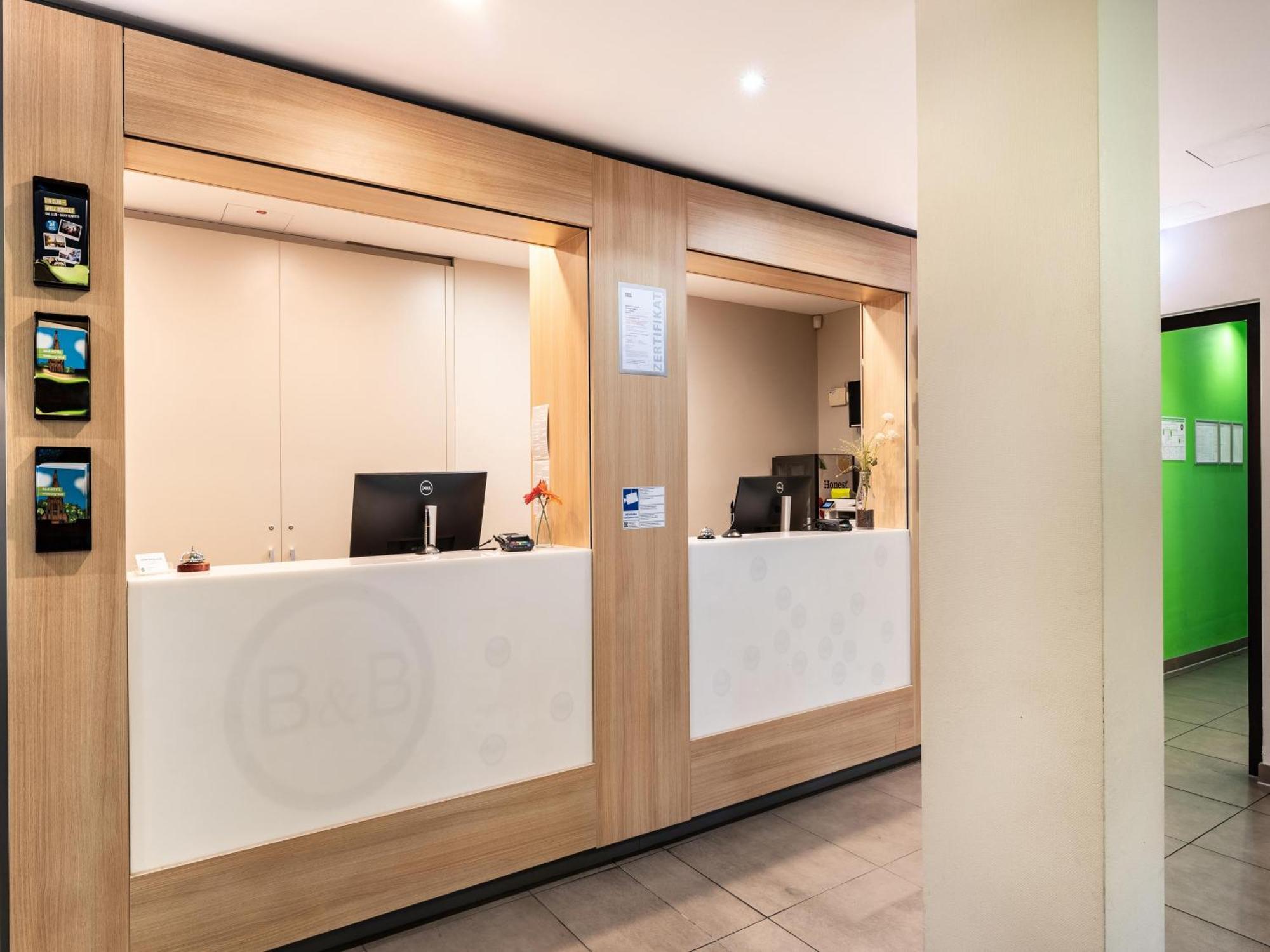 B&B Hotel Freiburg-Sued Exteriör bild