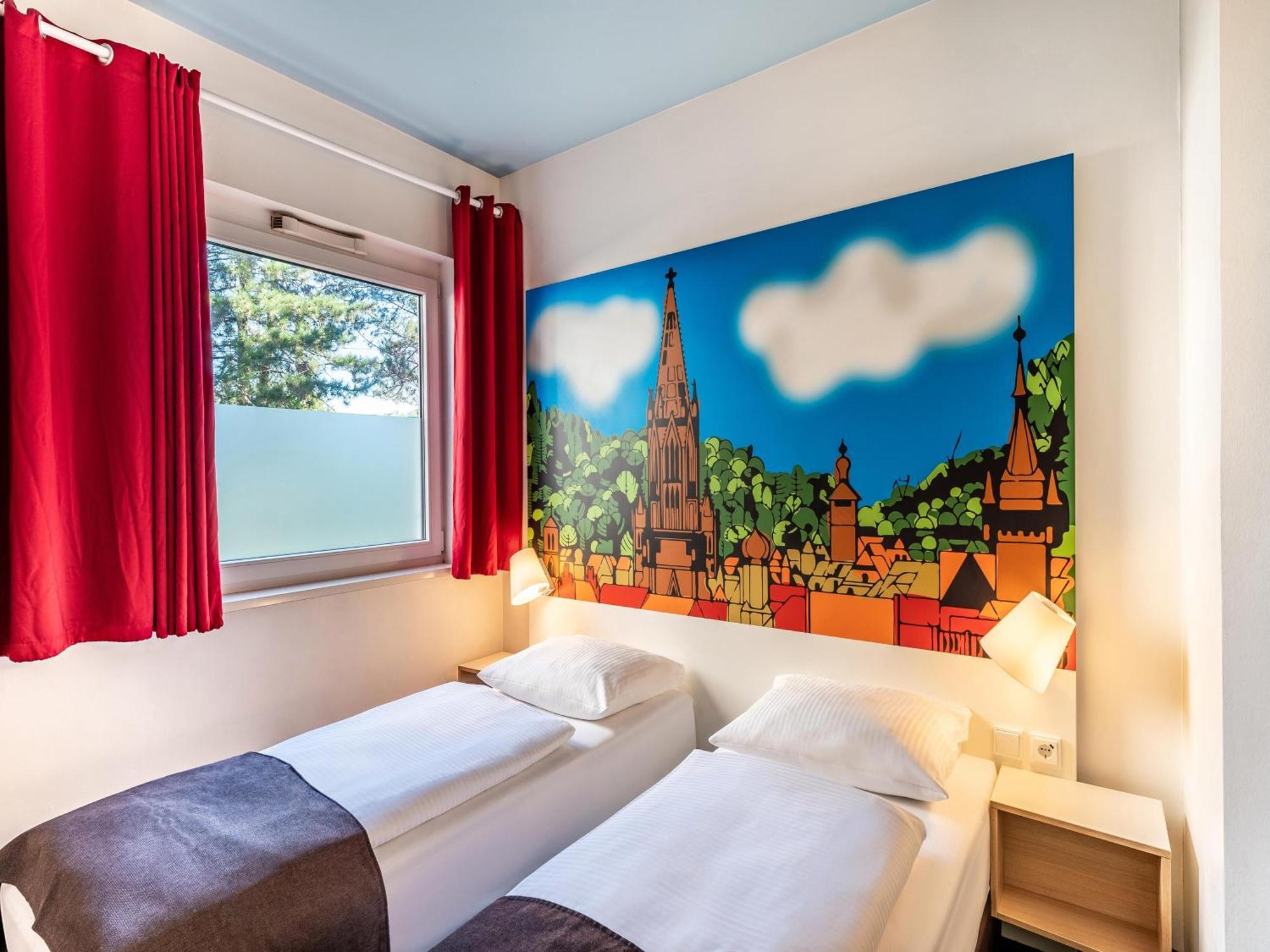 B&B Hotel Freiburg-Sued Exteriör bild