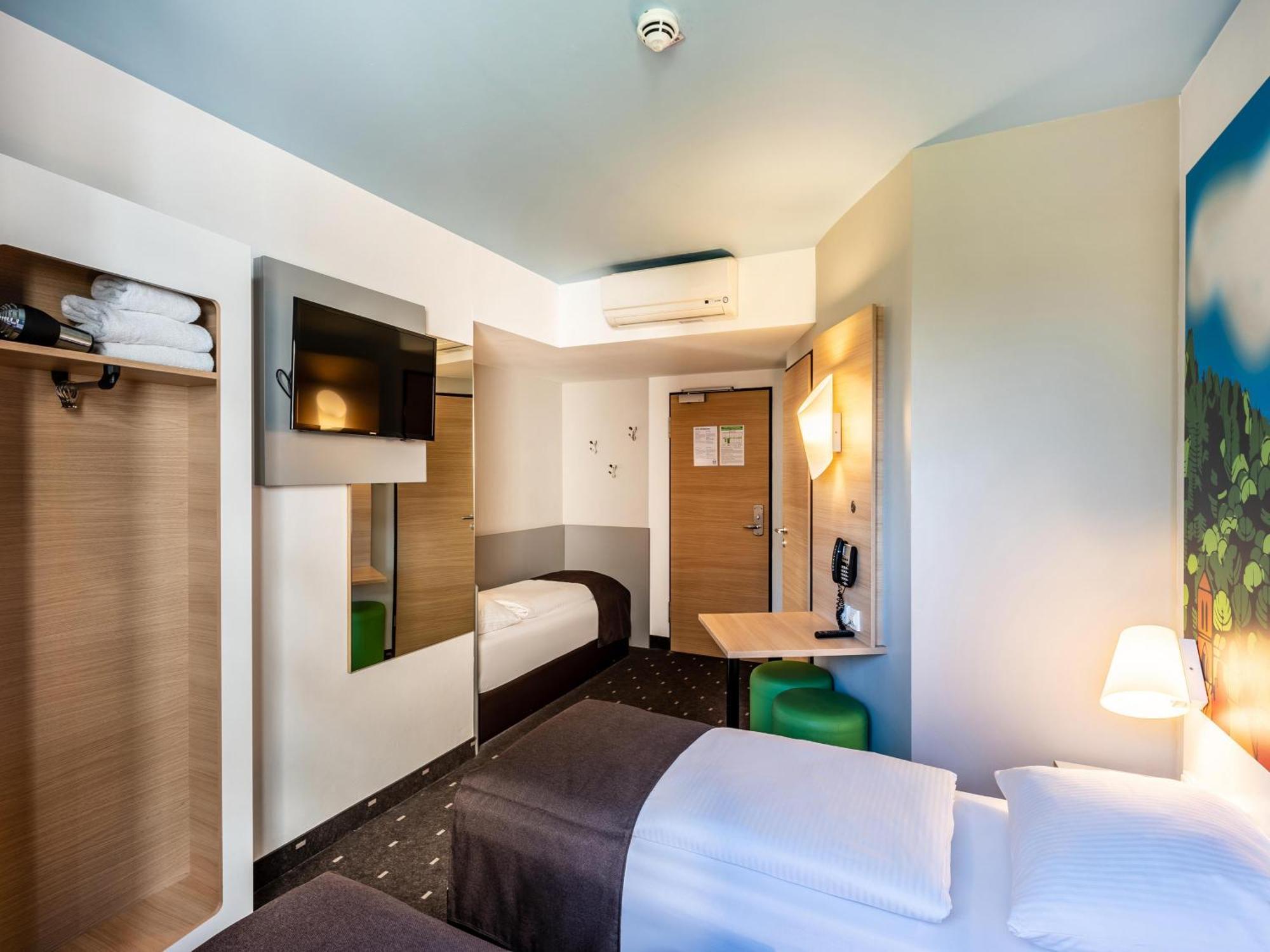 B&B Hotel Freiburg-Sued Exteriör bild