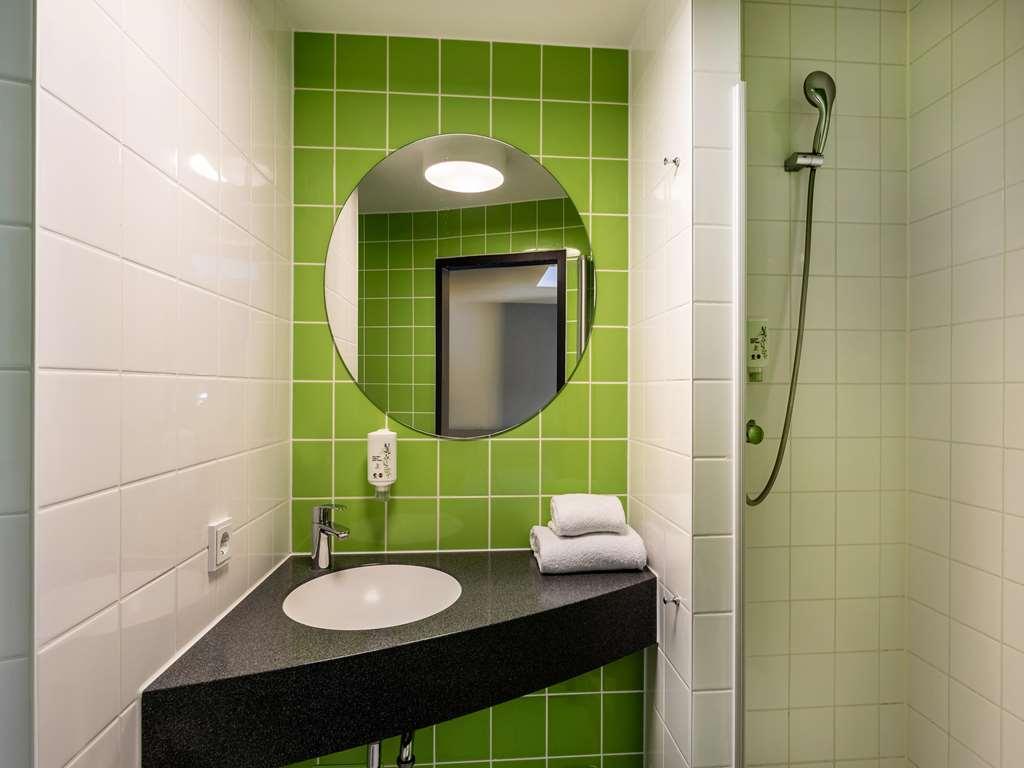 B&B Hotel Freiburg-Sued Rum bild